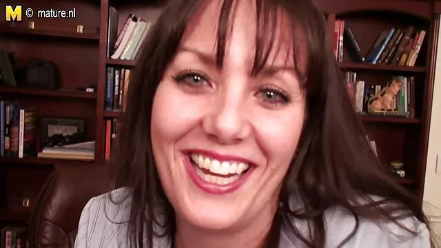 The man wanted to fire his secretary with a gorgeous ass, but the chick had an offer to him from which he could hardly refuse, and in the evening he was waiting for the most gorgeous anal sex and she will clearly viol sexuel porno remain at her workplace