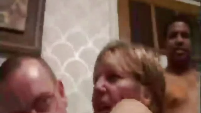 The Russian chick, like that, without hesitation, allowed the sexuel prono guy to take off her panties and hard hammer with him in the shaved pussy