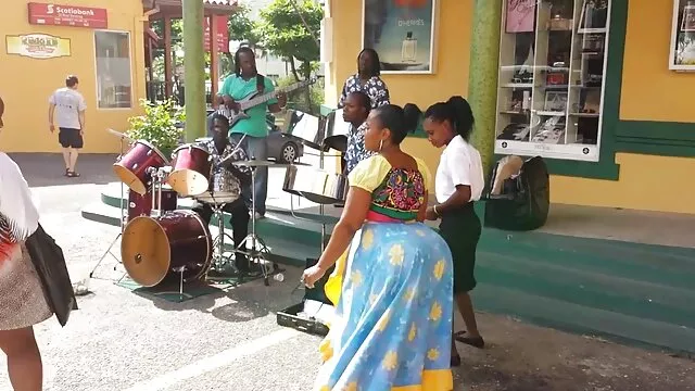 Blonde wife and her video de massage sexuel beautiful round ass are ready to give her husband hot and unforgettable anal sex in the bathroom with balls