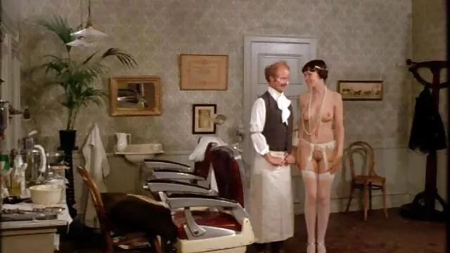 A young girl is ready to suck her sexuel porno friend's strapon and get it in her pussy in various positions