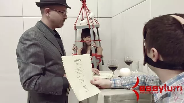 Salope baisée et jouit dans sa porno omo sexuel bouche