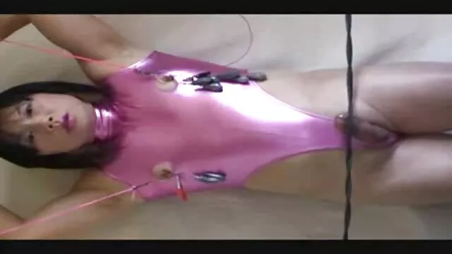 Une chienne aux cheveux longs a baisé punition sexuelle video son amie