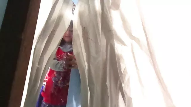 Foot fetish gorgeous natural beauty Alicia and bombe sexuelle porn her sweet legs with caramel toes, footjob