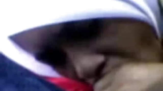 MILF se masturbe sexuel prono