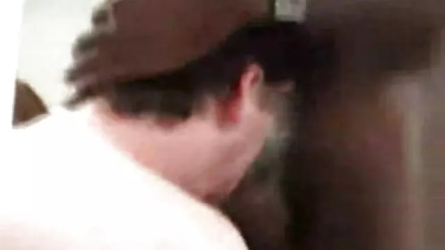 Milf with big milkings pays with her pussy in the garage with a guy and when objet sexuel porn his wife enters she also wants to eat his cock