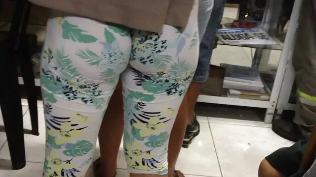 When the young niece turned 18, her pervert uncle showed the girl prono sexel how to sleep with men properly