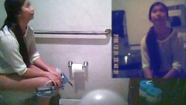 Glamorous beauty with a classy figure video de massage sexuel is ready to be a whore and experience double penetration