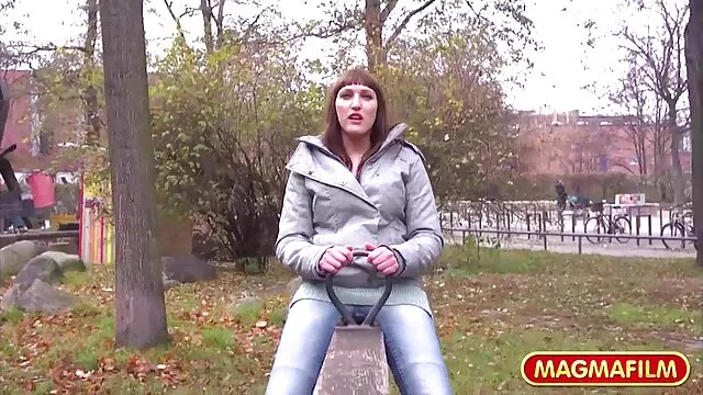 The chick came to visit her boyfriend and even though he was having a party, she dragged him into the bedroom with the words I want your dick in my anal and he, like bombe sexuel porn a cute little one, jumped after her to fuck in the ass