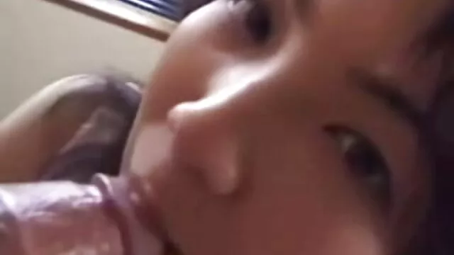 The sweet beauty's car broke down near the house of her brother's friend and the slut knows vidéo sexuel gratuit what hole to thank for the repair