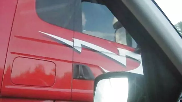 Pushy womanizer porno sexuel video fucks two easy-to-reach whores in all holes