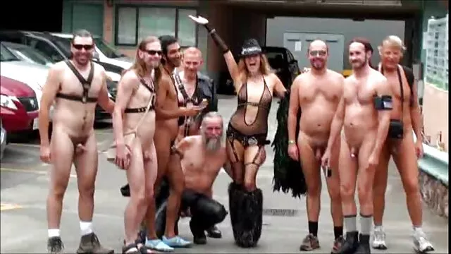 Gorgeous young video de massage sexuel beauty caresses her naked tight pussy and clit close up on camera